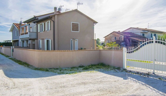 Wonderful villa for 5 people with A/C, WIFI, TV, patio and pets allowed