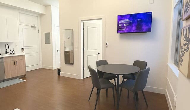 Yale Deluxe Modern Apartment