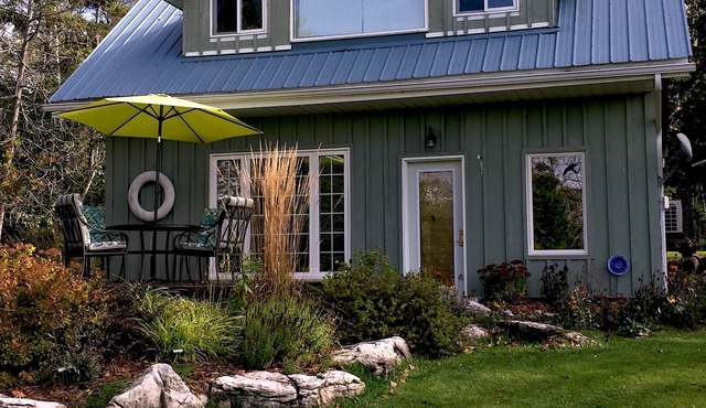 Year-Round Kagawong Lakeside Cottage Rental - The Nuthatch STAR 2023-02 license