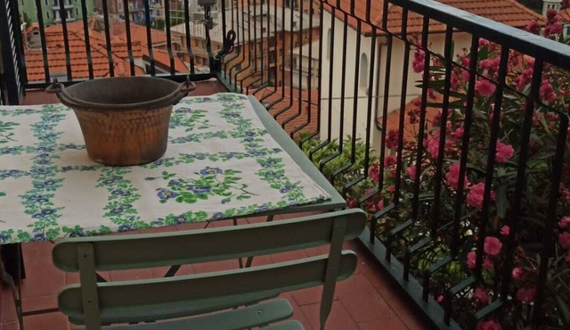 Zona residenziale vicino al mare ed al centro ma lontano dalla "pazza folla"
