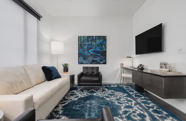 121 Hotel | Jurny | Touchless 2bd Unit
