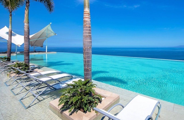 14TH FLOOR APTM, INDAH BY SAYAN: SPECTACULAR VIEWS!