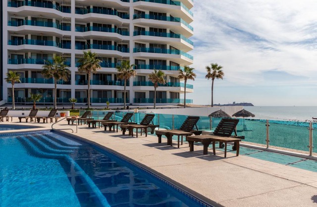 204 m² Condo ∙ 2 bedrooms ∙ 6 guests