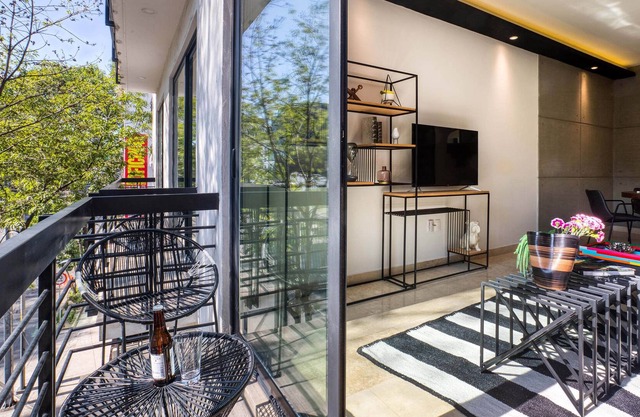 2BR Apt w/Pvt Balcony | Gym+Rooftop+Grill