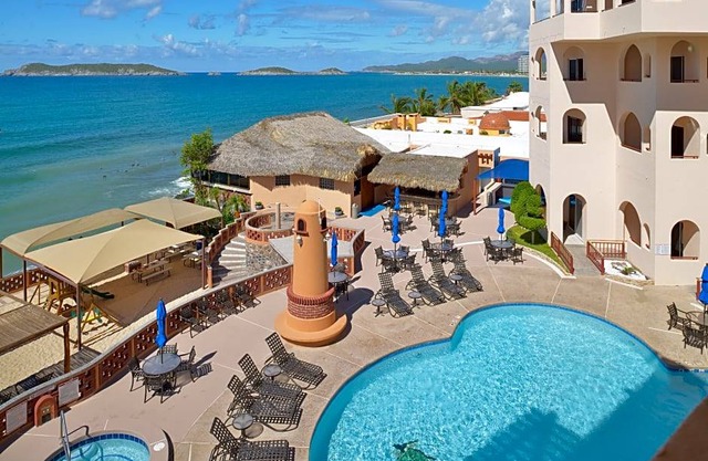 3-Star Hotel ∙ Sea of Cortez Beach Club