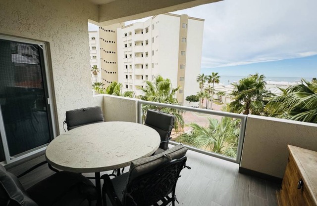 97 m² Condo ∙ 2 bedrooms ∙ 6 guests
