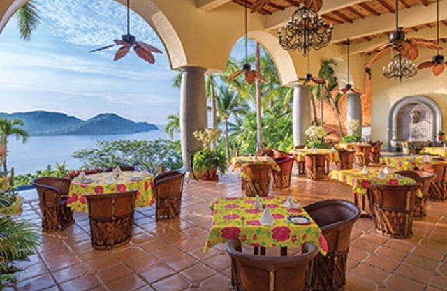 A private peninsula in Zihuatanejo Bay!