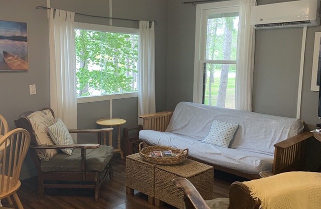 Algonquin Park Area Waterfront Cottage - Madawaska Ontario, Canada