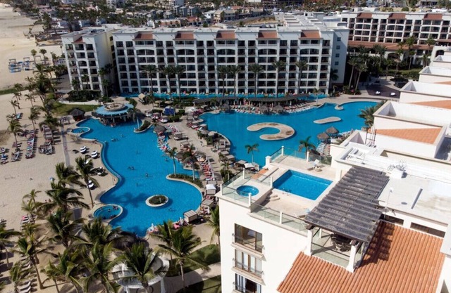 Beachfront 2-level Penthouse with Private Pool