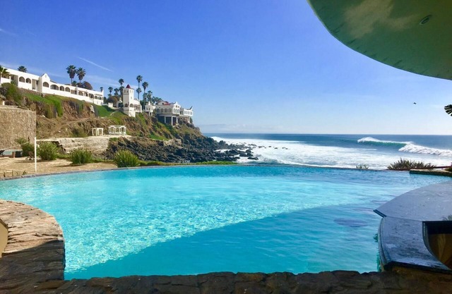 BeachVibes-LasOlasCondo-Pools&Jacuzzis-Rosarito