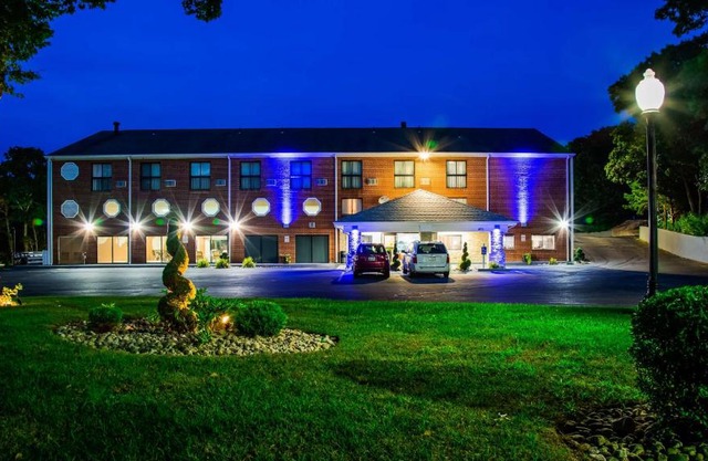 Cape Cod Hotel 