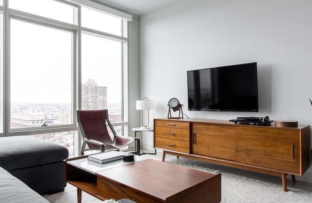 Contemporary 1BR | WiF i+ Gym | Downtown by Lyric