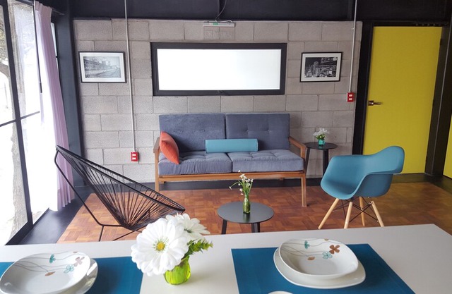Cozy Loft Apartment 3