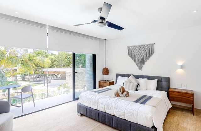 Dog-Friendly Condo W/ Expansive Shared Pool, Balcony, Central AC, & Fast WiFi!