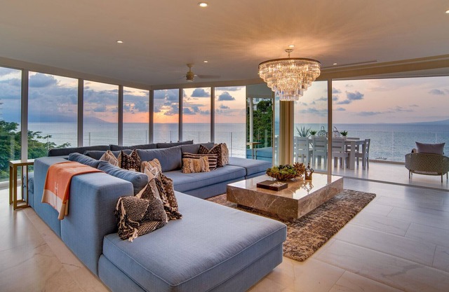 Fabulous Oceanfront 3BR 3BA Condo with Resort amenities - 5min from Downtown