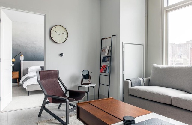 Fashionable 2BR | Lounge | Downtown by Lyric
