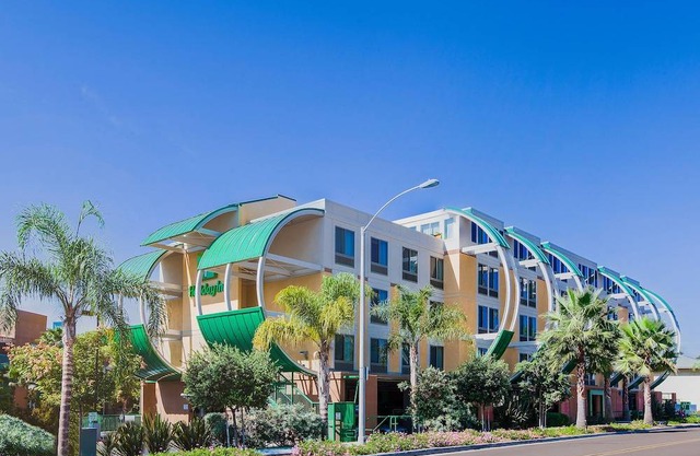 Harbor Inn & Suites Oceanside