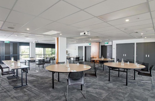 Ibis Hamilton Tainui 