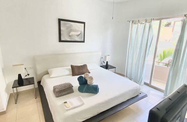 Lovely 2 bedroom serviced apartment with pool.
