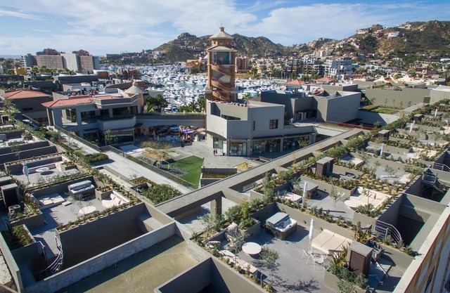 New 1BR Luxury Condo Private Rooftop with Jacuzzi - A few Steps from Marina!!