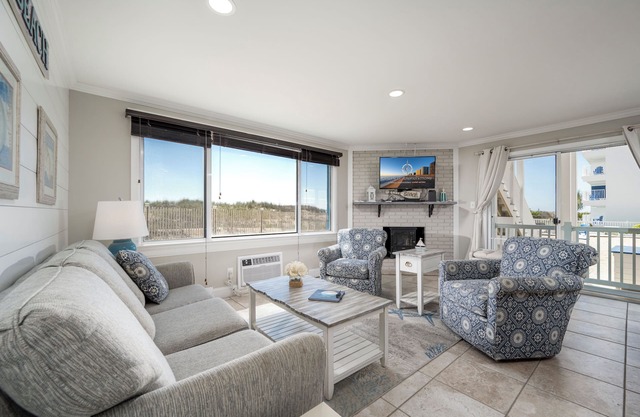 Oceanfront condos with 3 night minimum rentals and linens included!