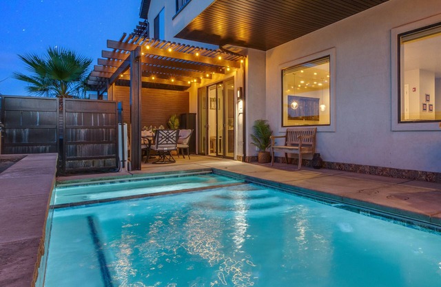 Ocotillo Springs Resort 32 l Private Pool, Hot Tub, Hockey Table, Foosball, 2 PS4 and Community Pool