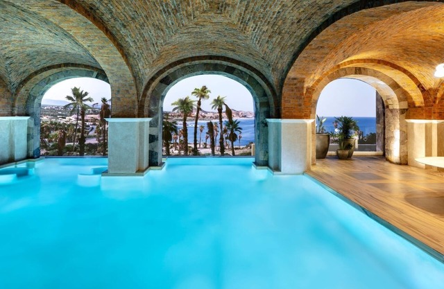 One Bedroom Vista Suite - VISTA ENCANTADA RESORT, SPA & RESIDENCES - Breakfast Included by RedAwning