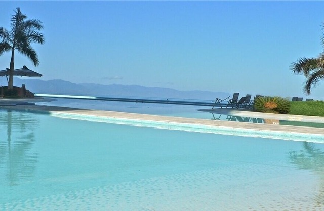 Peninsula’s most relaxing and welcoming condo