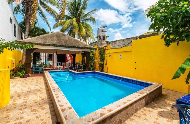 Private BBQ Patio |1 Block to the Beach & Malecón!