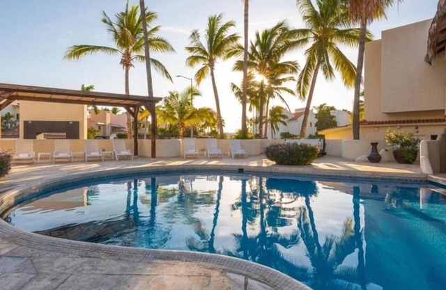 Spacious Studio with Outdoor Pool