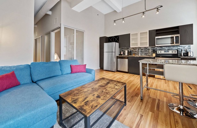 Stay in Style at this Lavish Condo w/ Incredible Amenities & Pool 407