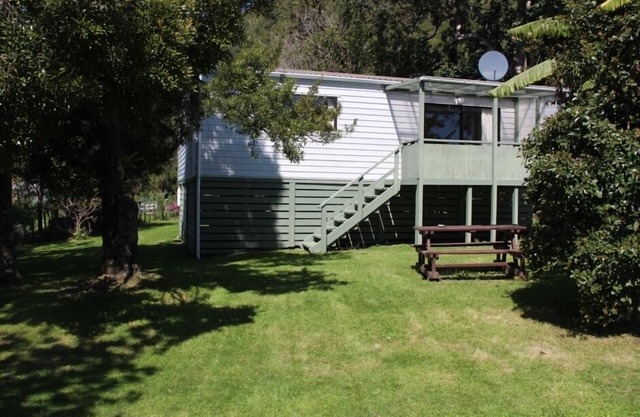 Whanarua Bay Cottages 
