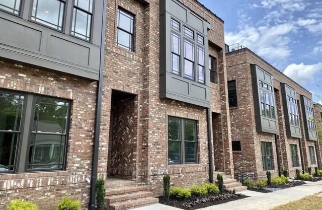 TWO MIDTOWN HOMES ROOFTOP HOT TUB 12 BEDS