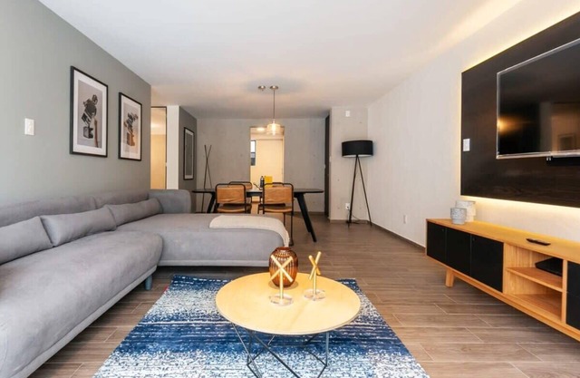 w* | Vibrant 2BR in Parque España