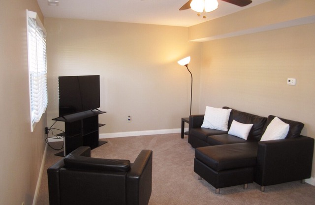 Wonderful 4 Bed Townhouse Oxford, OH - Miami University! (627 S Locust)
