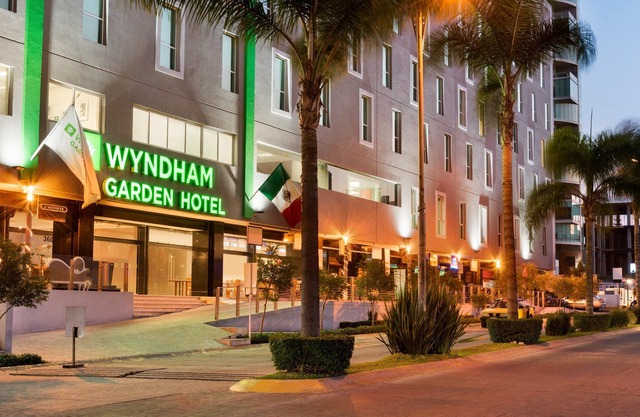 Wyndham Garden Guadalajara Acueducto