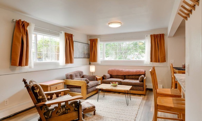 University Area Apartment | 102 m² Apartment ∙ 2 bedrooms ∙ 4 guests