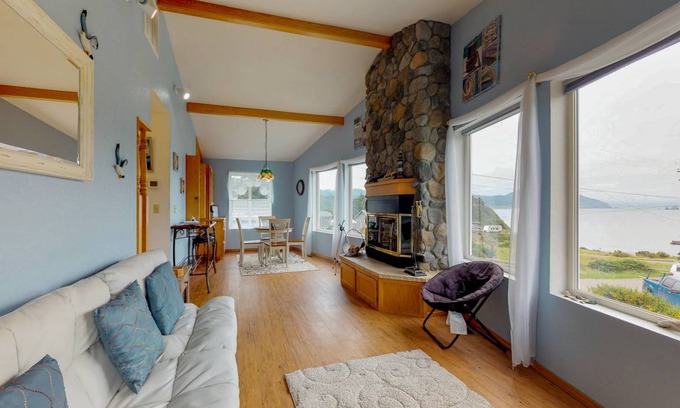 Port Orford House | 107 m² House ∙ 2 bedrooms ∙ 6 guests