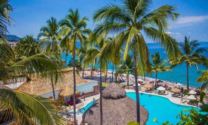 Las Glorias Resort | 109 m² Resort ∙ 127 guests