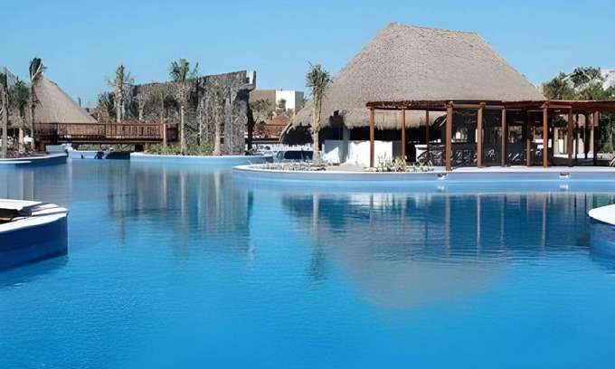 Villa Juarez Resort | 150 m² Resort ∙ 127 guests
