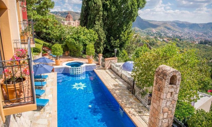 Guanajuato Hotel | 185 m² Hotel ∙ 2 bedrooms ∙ 20 guests