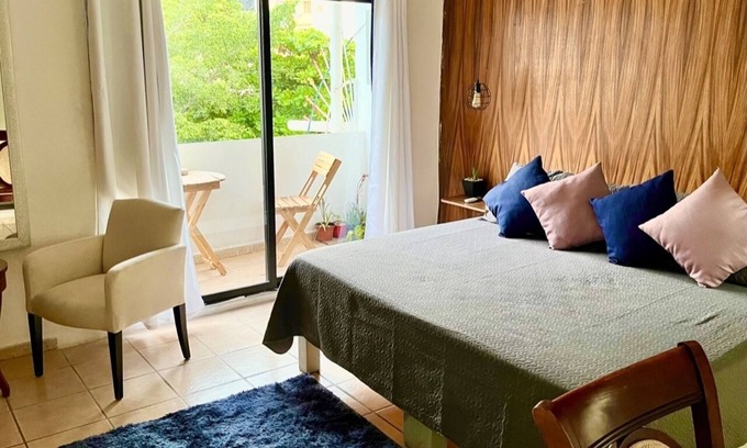 Emiliano Zapata Apartment | 2 Bed in the Heart of Zona Romántica. Restaurants, bars and beach at your feet.