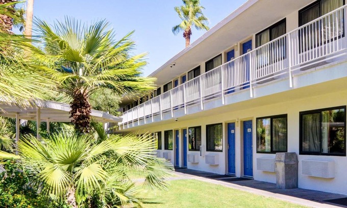 Palm Springs Hotel | 22 m² Hotel ∙ 127 guests