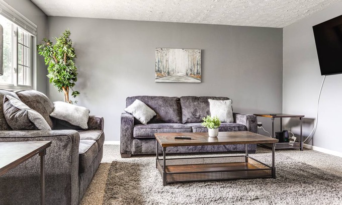 Dayton House | 232 m² House ∙ 3 bedrooms ∙ 6 guests