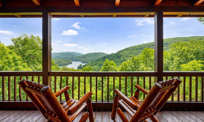 Necowa Cove Cabin | 234 m² Cabin ∙ 4 bedrooms ∙ 8 guests