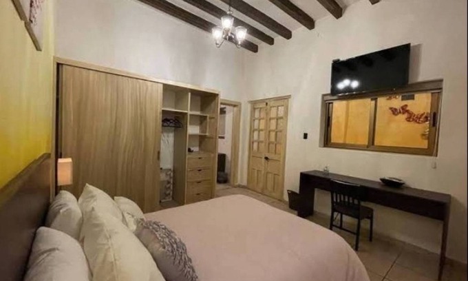 Historic Centre Resort | 237 m² Private room ∙ 1 bedroom ∙ 4 guests