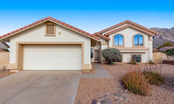 Oro Valley House | 240 m² House ∙ 5 bedrooms ∙ 8 guests