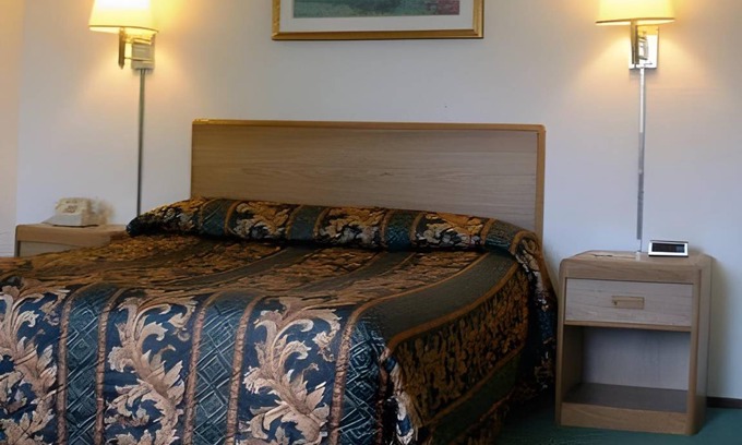Marina District Hotel | 28 m² Motel ∙ 6 guests