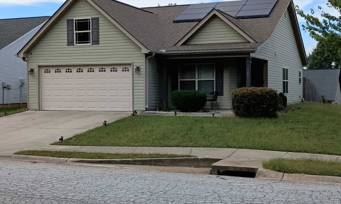 Arcadia House | 3-bedroom house in welcoming Spartanburg with WiFi, AC