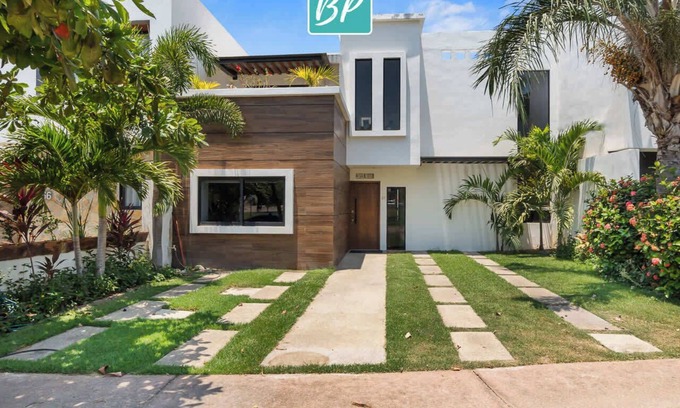La Cruz de Huanacaxtle Villa | 3BR w/Private Pool & Beach Club - Villa 65
